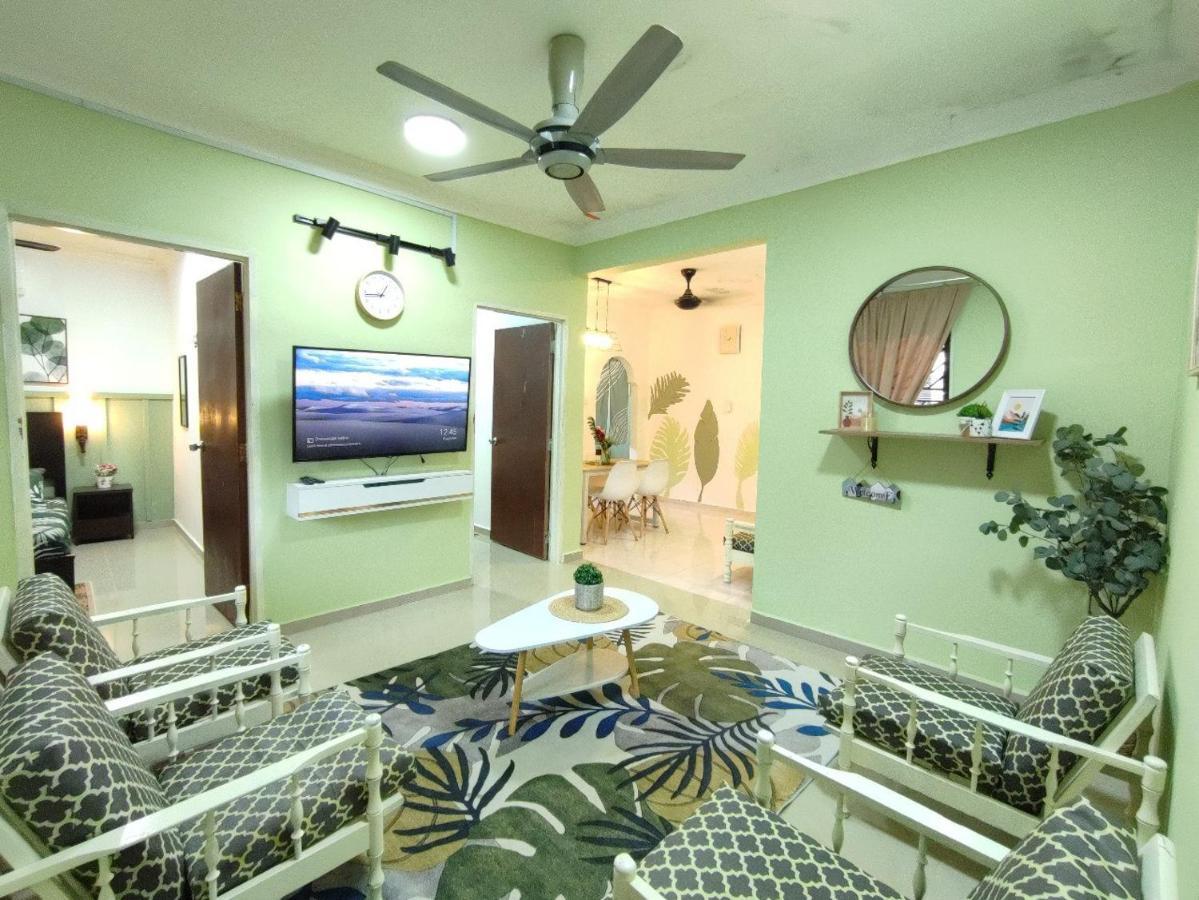 Mini Green Homestay Kulai Exterior photo